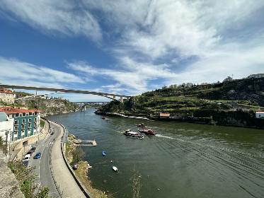 朋友的母亲在北京:探寻她的故事与生活点滴 朋友的母亲在北京:探寻她的故事与生活点滴